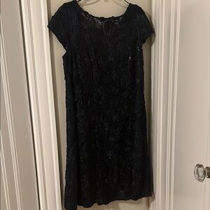 Alex Evenings Blue Mini Dress with Crew Neck and Short Sleeves for Cocktail